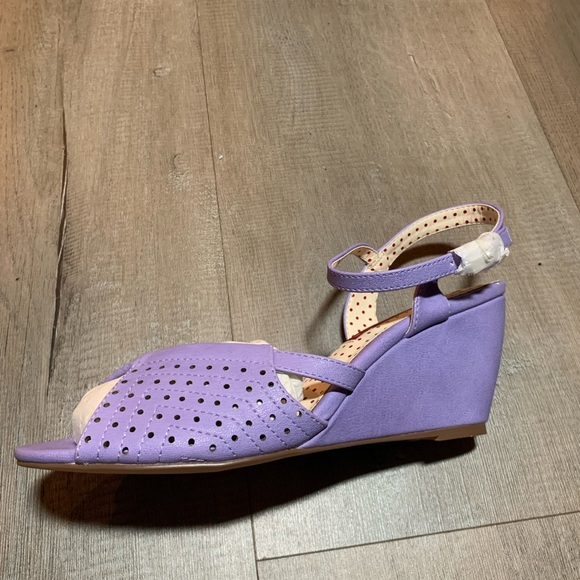 Vintage Inspired Purple Women's Platform Sandals - Picture 9 of 11